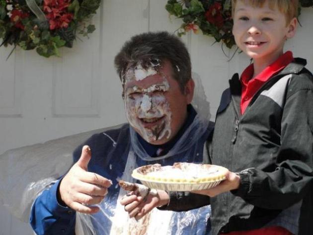 Pator Darrin Jones' pie face.
