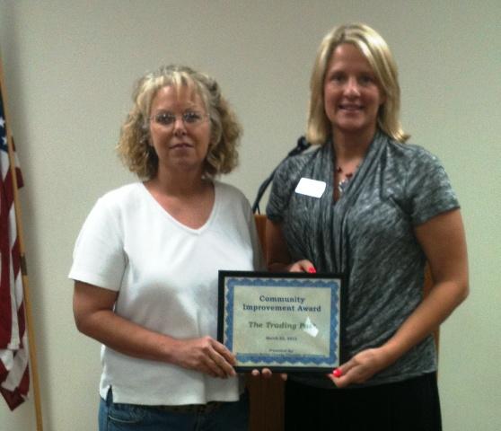 Brenda Brooks of Aberdeen Trading Post and Chamber President Jamie Chaney