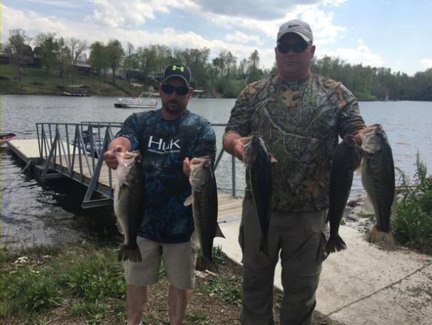 Robert Parker and Matt Embry taking 1st place with 19.43 lbs