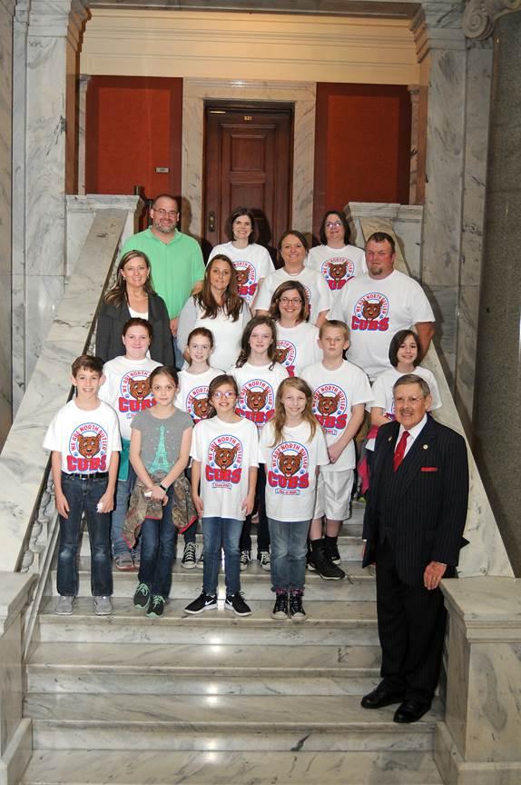FRANKFORT, Mar. 30 -- Sen. C.B. Embry, R-Morgantown, (bottom right) welcomed a class from North Butler Elementary to the Kentucky State Capitol Building on the last day of the 2017 Session of the Kentucky General Assembly. (Photo: LRC-PI)