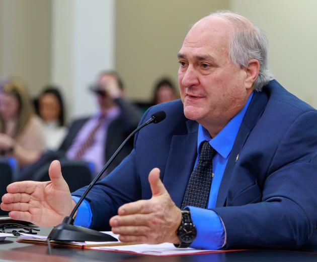Rep. James Tipton, R-Taylorsville, explains why Kentucky needs to end the three-cuing system teaching model of reading in schools through House Bill 253. The discussion was part of Wednesday’s House Primary and Secondary Education meeting. A high-res version is available here.