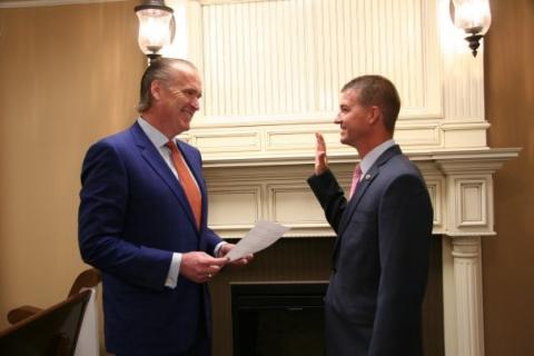 Marty Jones being sworn in as president of the Funeral Directors Association.