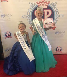 Kinleigh and Shaylee Hampton