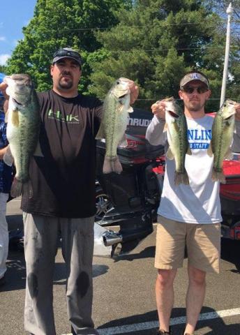 Daniel Cardwell and Nathan Neighbors taking 1st place with 14.52 lbs.