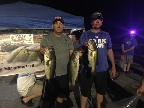  Dinky Johnson and Derek Goodall taking 1st place with 16.91 lbs