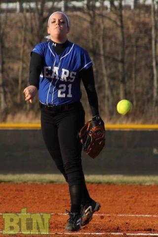 Senior Morgan Manning delivers the pitch.